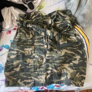 Camo mini skirt